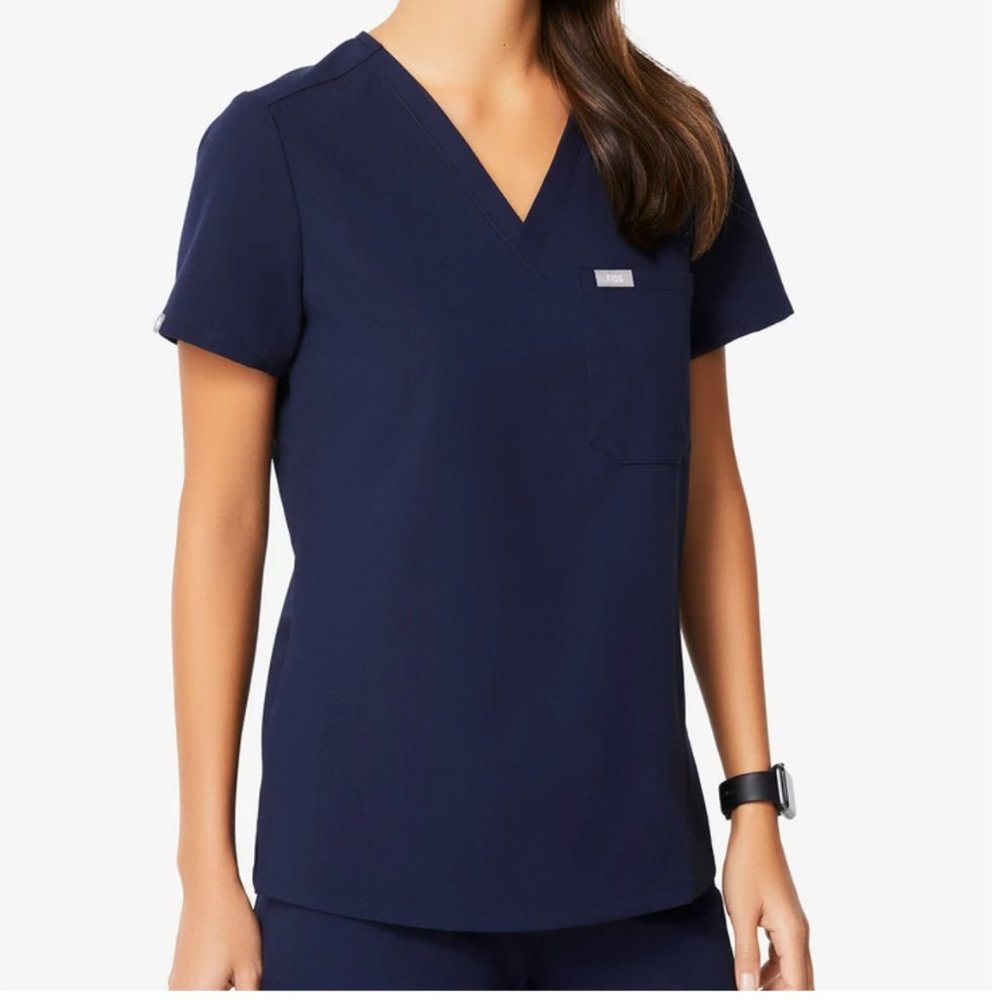 Figs Women's Catarina One-Pocket Scrub Top Navy L